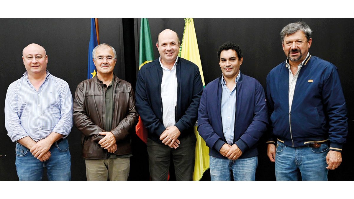 David Carmo (Almoster), Eduardo Laranjeira Craveiro (Maçãs
de D. Maria), Carlos Pinto Trindade (Alvaiázere), Edgar
Duarte (Pelmá) e Paulo Sá Oliveira (Pussos S. Pedro) são os
presidentes de Junta de Freguesia do concelho